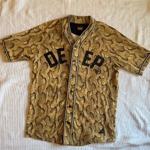 10.Deep Black and Gold Label Shirt